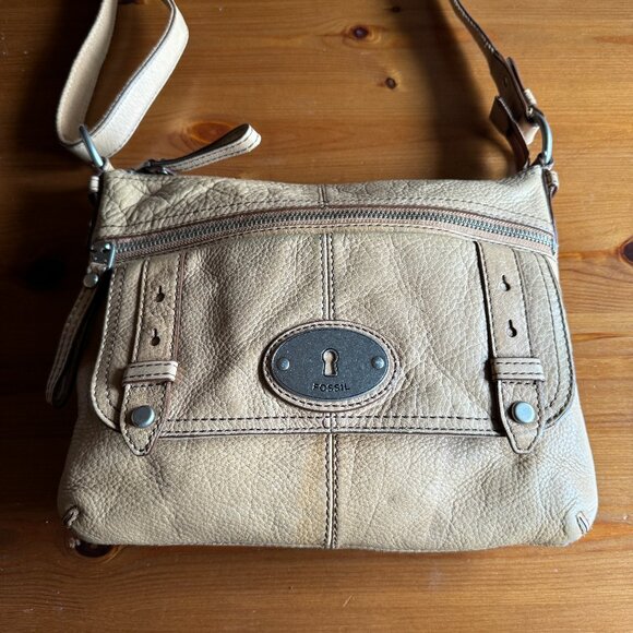 Fossil Light Tan Leather Shoulder Bag Top Zip Maddox 1 inch Adjustable Strap - Picture 1 of 16